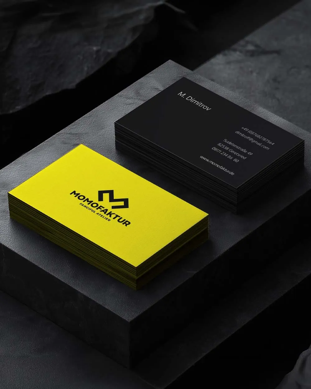 Cartes de visite Momofaktur, direction graphique sobre et nette.